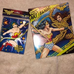 🐝🐝BNWT Wonder Woman Coloring Book & 3D Journal